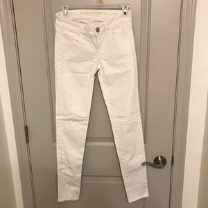 White American Eagle Jeans Size 0